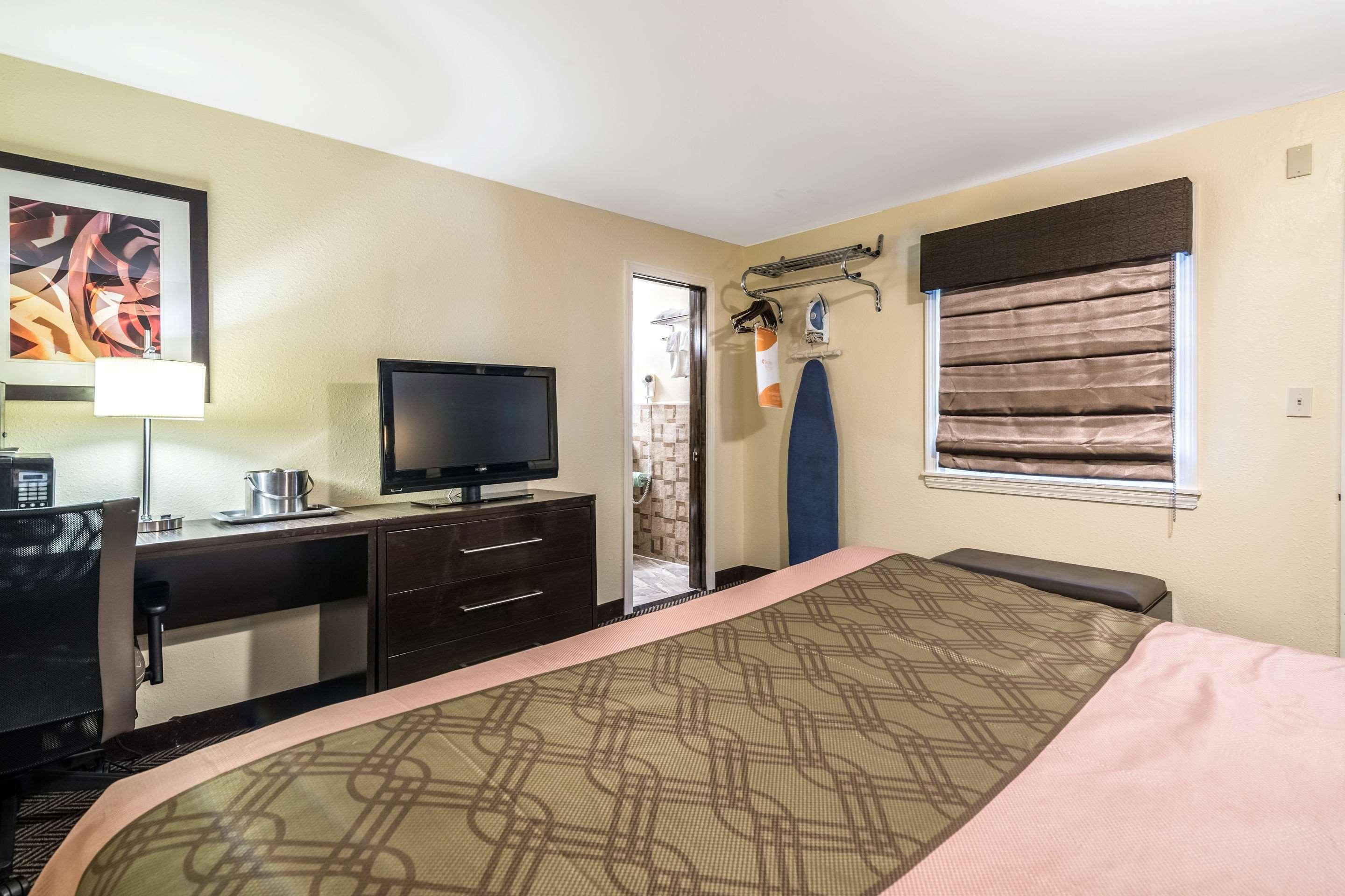 Econo Lodge Rutland City Near Hwy 7 Extérieur photo