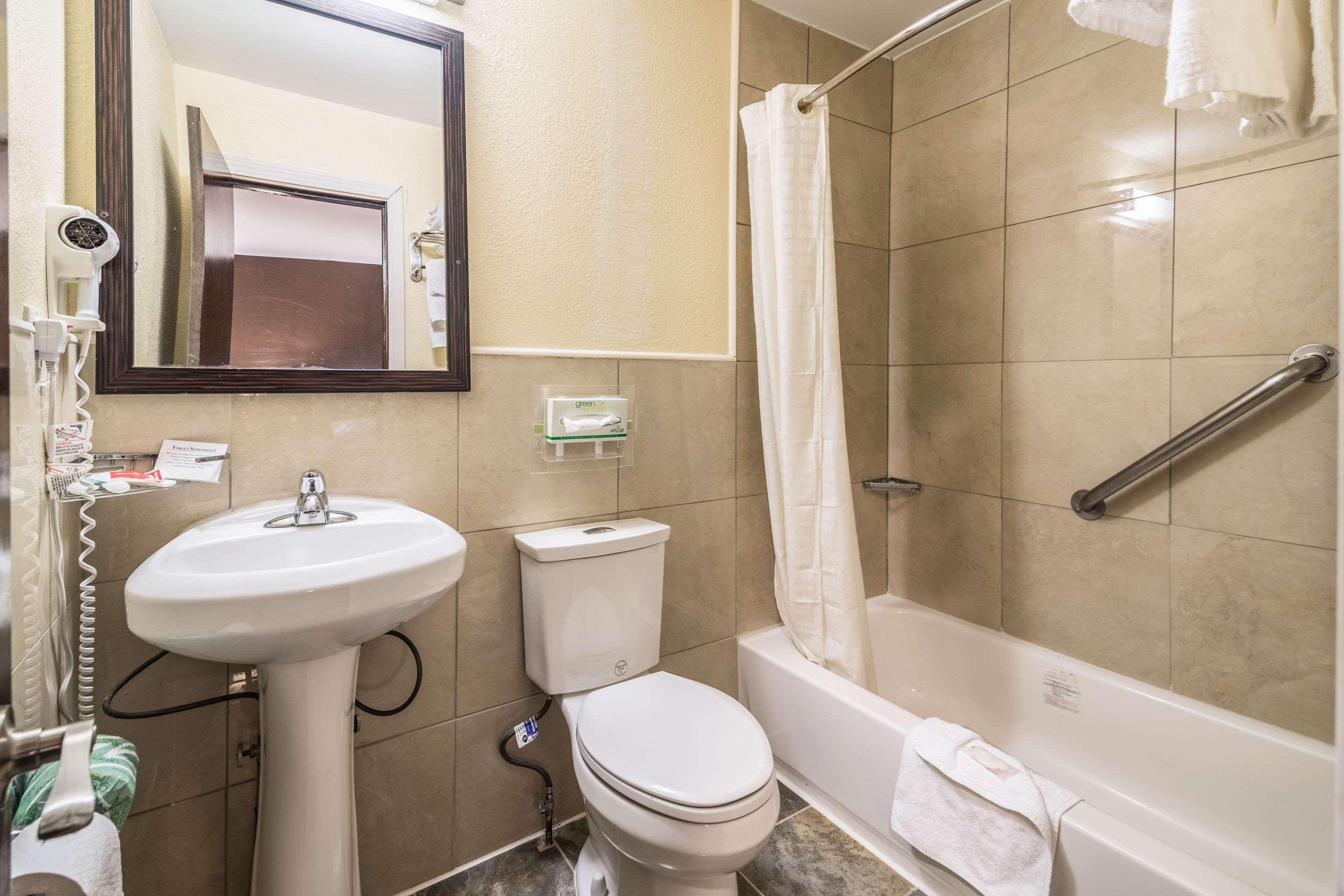 Econo Lodge Rutland City Near Hwy 7 Extérieur photo